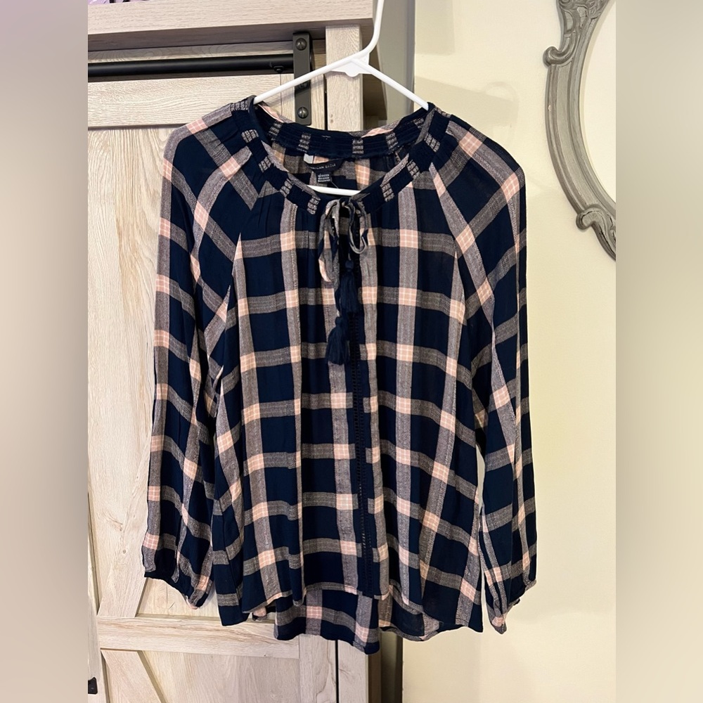 American Eagle Keyhole Plaid Top